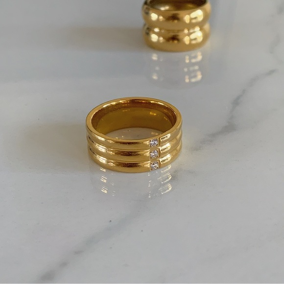 Gold statement ring, gold cz  ring, stacking gold ring, gold stacking ring - Picture 2 of 4